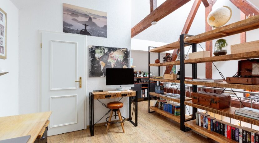 Galerie mit Abstellraum