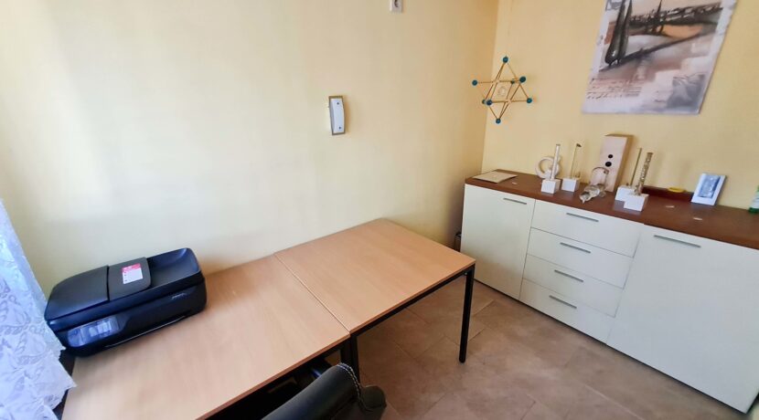 Büro (ehemals Küche) UG