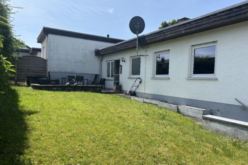 Garten mit Terrasse