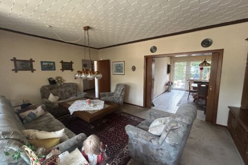 Wohnzimmer Blick ins Esszimmer