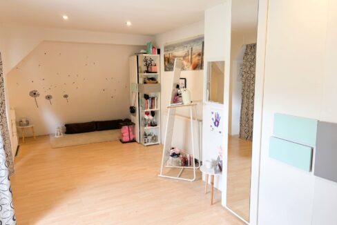 Schlafzimmer DG