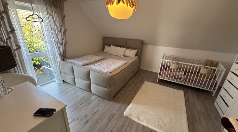 Schlafzimmer-/ Kinderzimmer