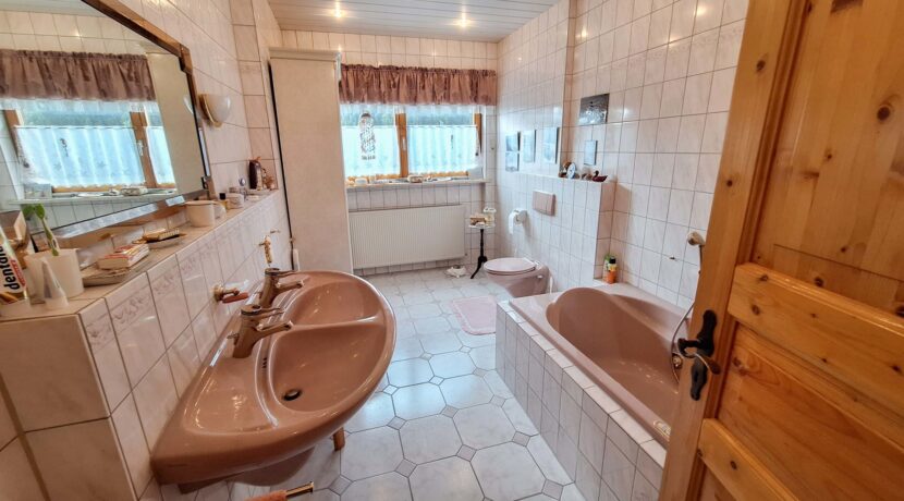 Wannenbad Dachgeschoss