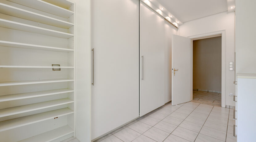 Ankleidezimmer EG