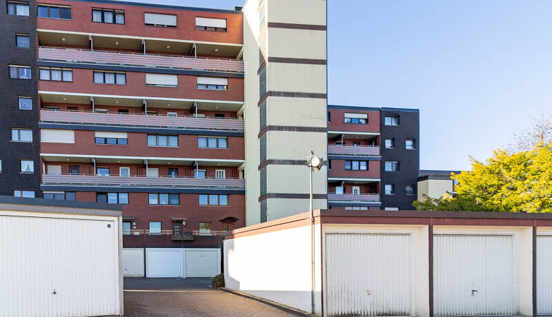 Die Garagenzufahrt: Komfortabler Platz für Ihr Fahrzeug, direkt vor der Tür.