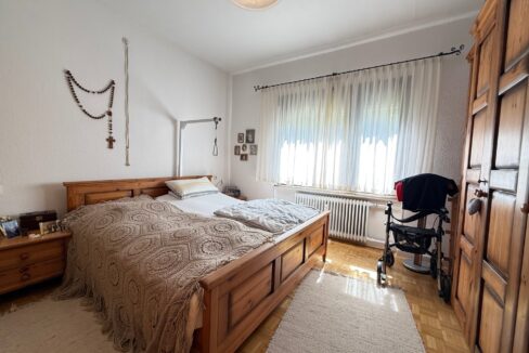 Schlafzimmer (EG)