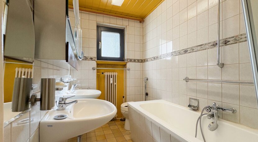 Badezimmer (1.OG)