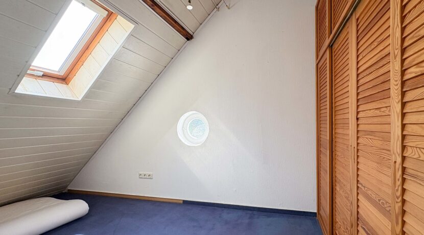 Arbeitszimmer (DG)