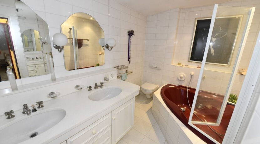 Badezimmer im Dachgeschoss
