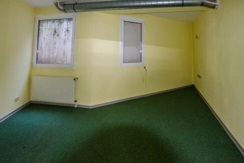 Büro KG