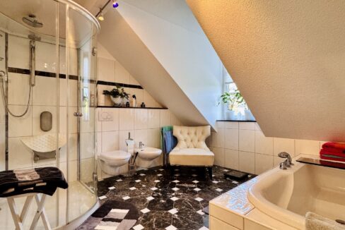 Bad ensuite Dachgeschoss