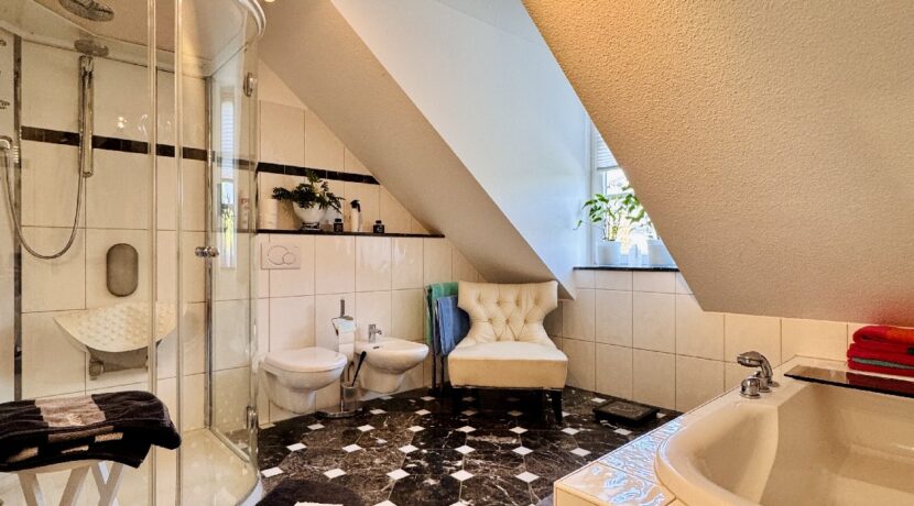 Bad ensuite Dachgeschoss