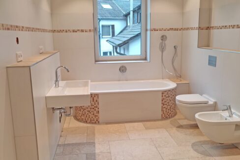 Teilansicht Badezimmer 1