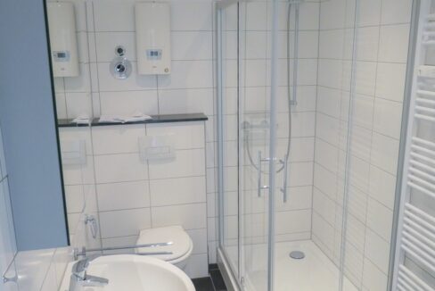 Modernes Badezimmer