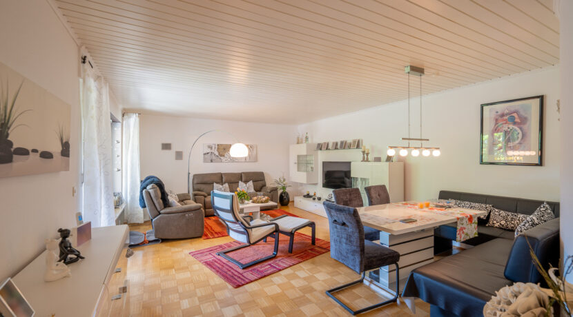 Wohn - und Esszimmer