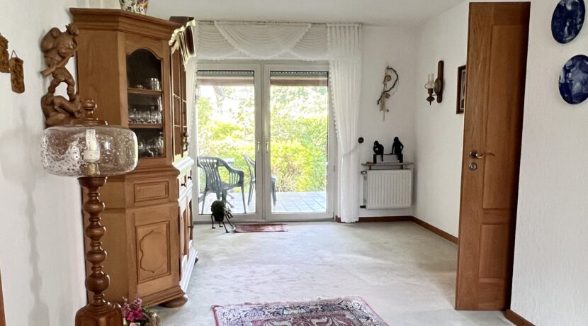 Wohnbereich mit Ausgang zur Veranda