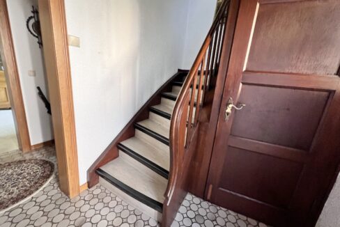 Treppe zum Obergeschoss