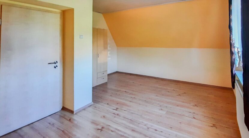 Schlafzimmer DG