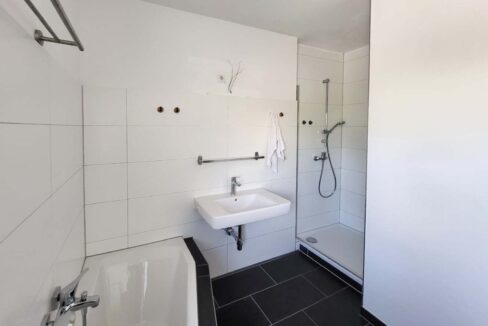 Badezimmer EG