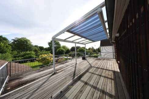 OG: Dachterrasse an der Küche