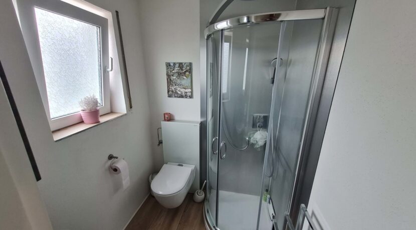 neues Duschbad EG