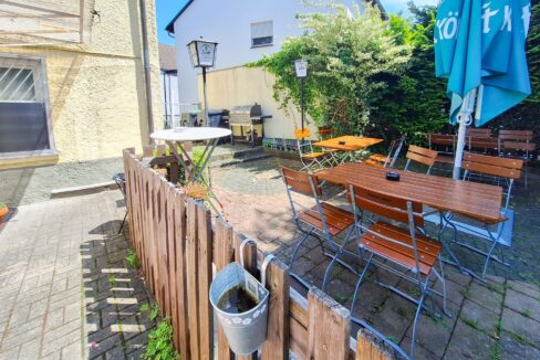Terrasse Gaststätte EG