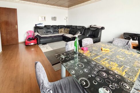 Wohn-/Esszimmer Wohnung 2. OG