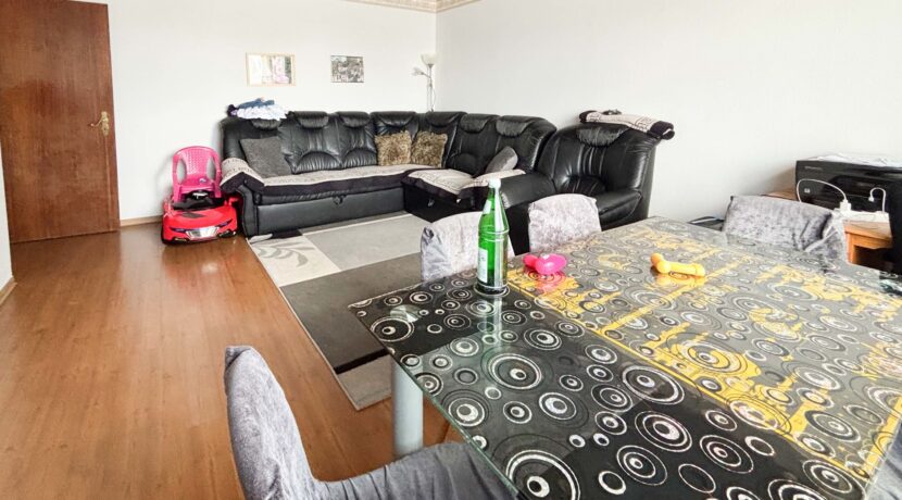 Wohn-/Esszimmer Wohnung 2. OG