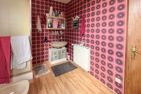 Bad Wohnung 2. OG