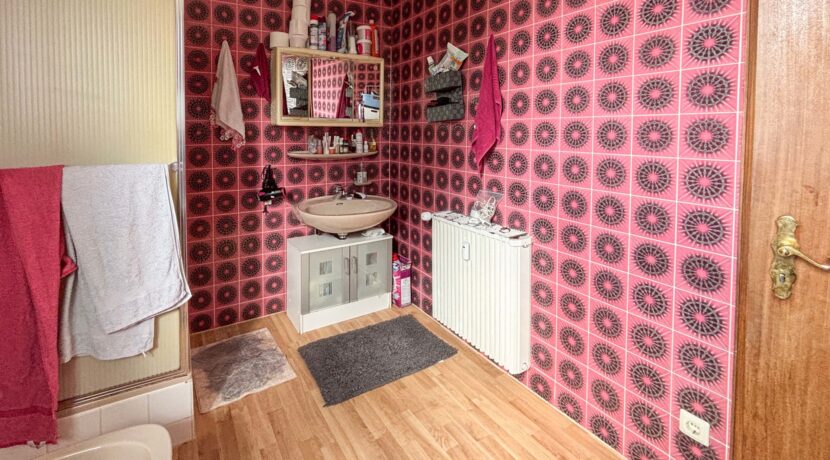 Bad Wohnung 2. OG