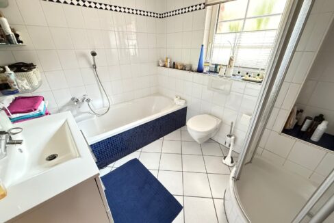 Badezimmer EG