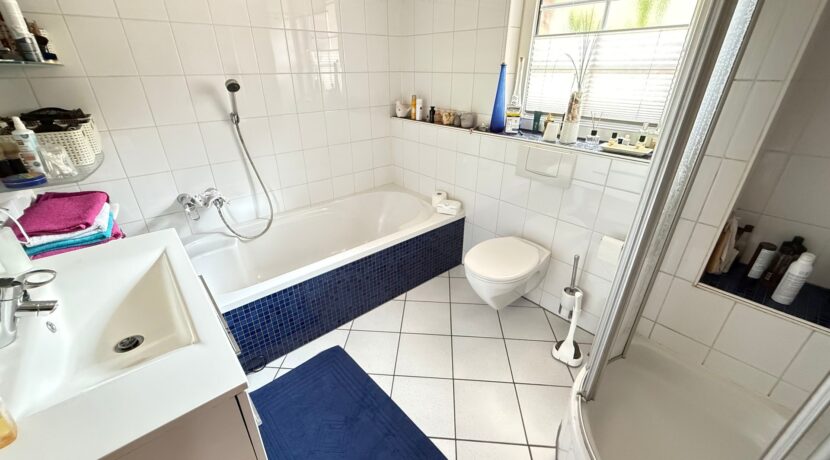 Badezimmer EG