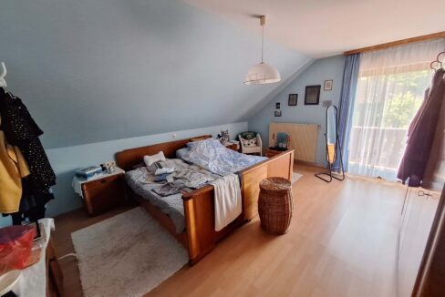 Zimmer 1 mit Balkon DG