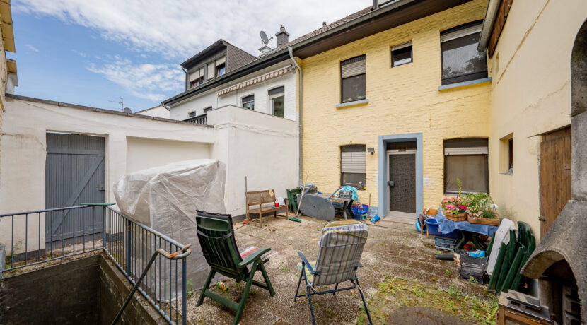 7 Hinterhof EG