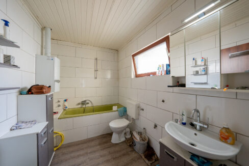8 Badezimmer EG