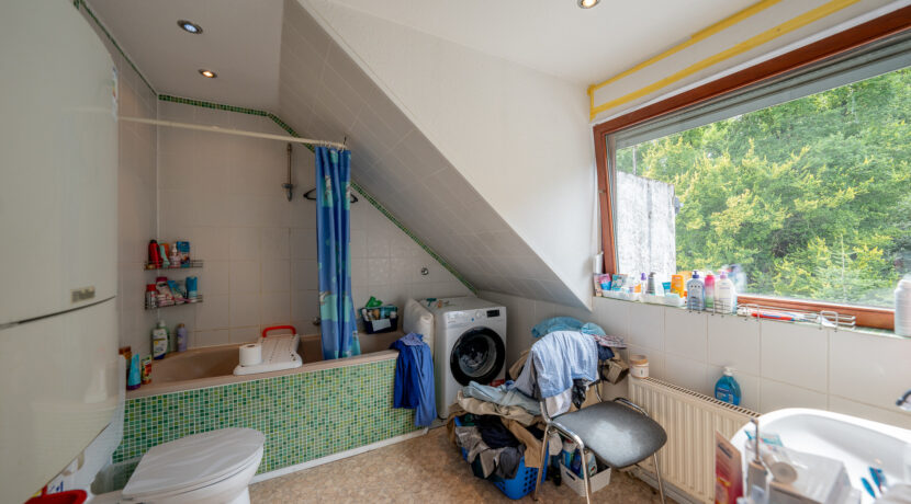 13 Badezimmer OG