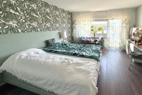 EG Schlafzimmer mit Balkon