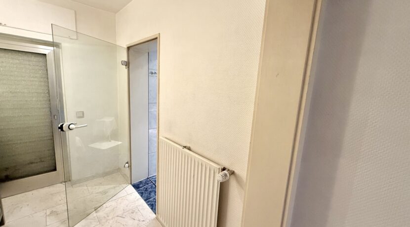 Zugang zum Schwimmbad und Sauna