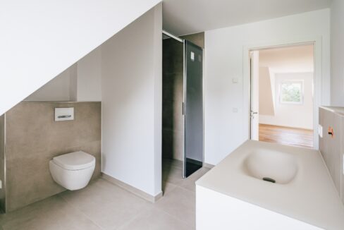 Beispiel Badezimmer mit abgemauerter Dusche