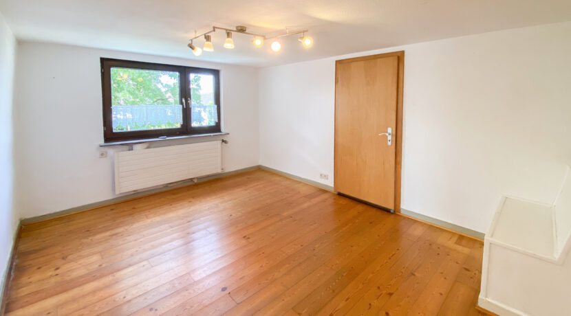 Durchgangszimmer EG