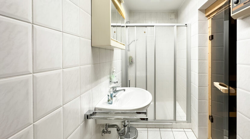 Bad mit Sauna KG Nr. 7a