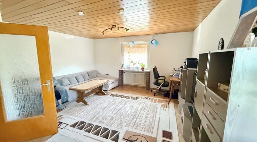 OG Mietwohnung Wohnzimmer