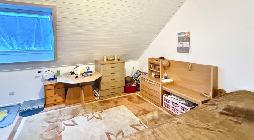 DG Mietwohnung Schlafzimmer 1