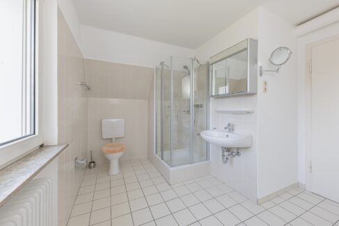 DG: Duschbadezimmer