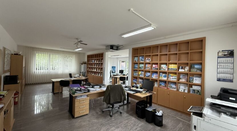Büro-/Praxisfläche