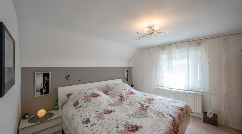 Schlafzimmer DG