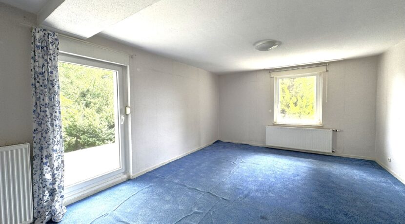 großes Schlafzimmer...