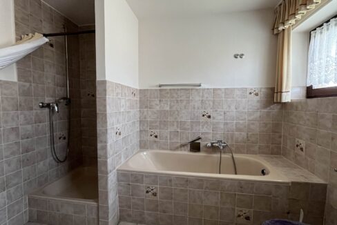 Wanne und Dusche