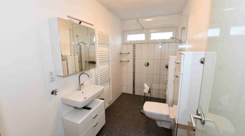 Badezimmer im Erdgeschoss