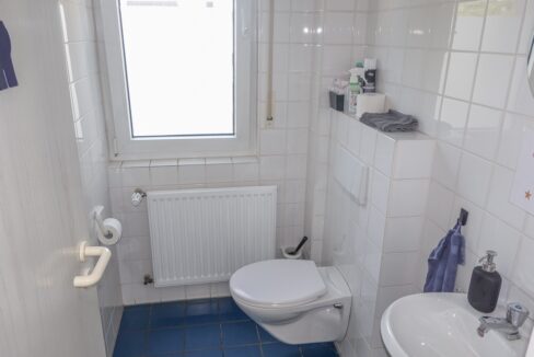 Personal-WC im Windfang